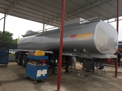 净水剂罐车 40吨净水水剂罐车 钢衬塑污水处理剂罐车工厂定制
